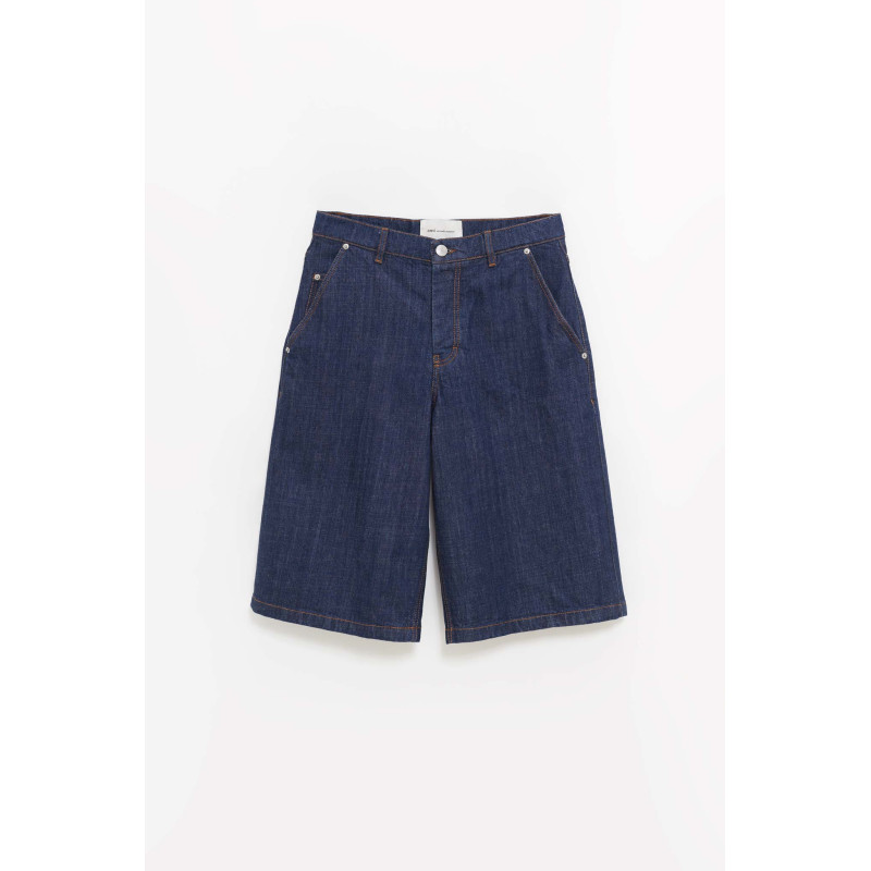 AMI INDIGO LOOSE BERMUDA SHORTS